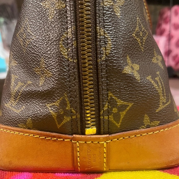 Louis Vuitton Alma in Beautiful Condition! - Picture 3 of 15